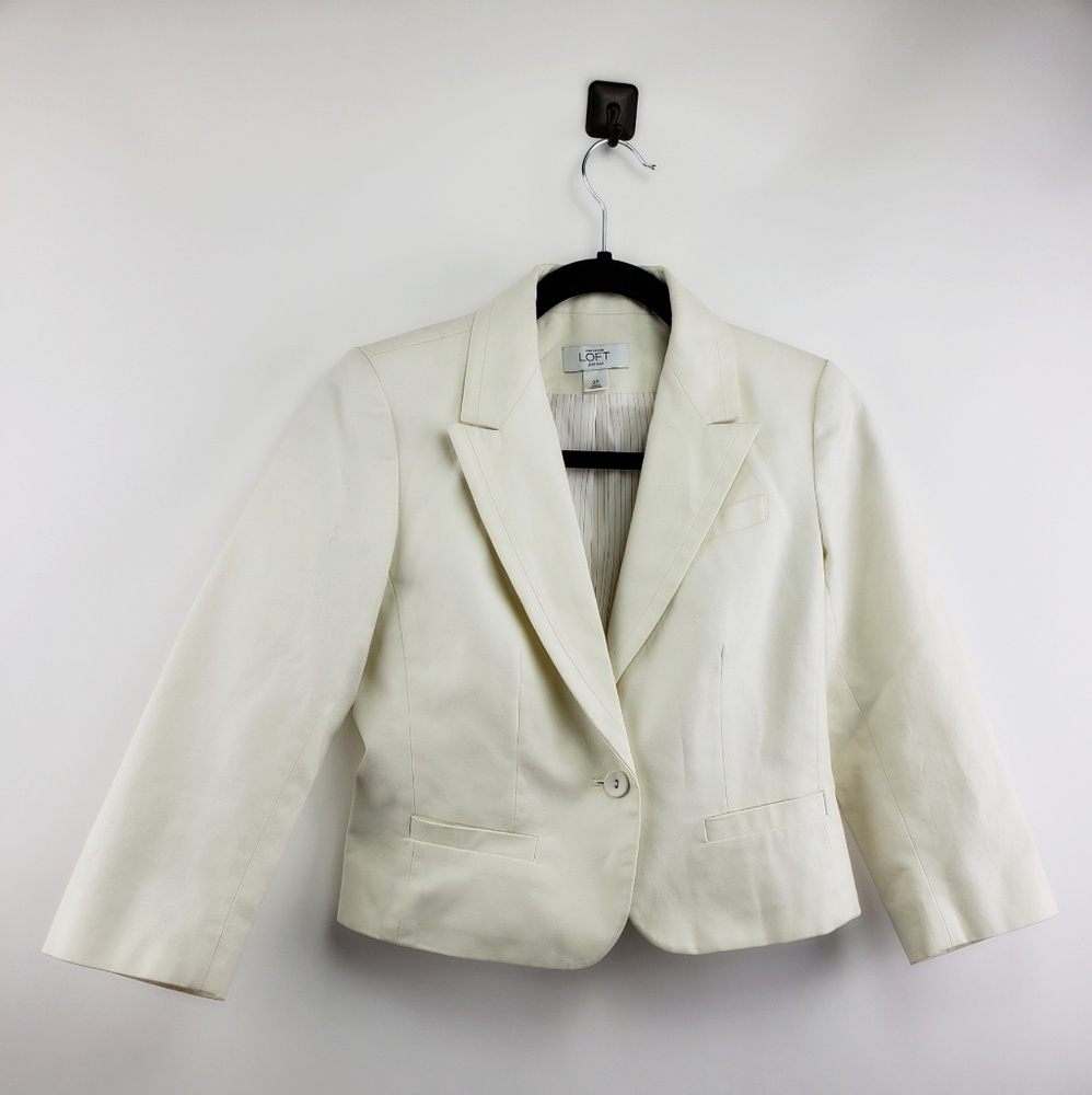 Anne Taylor Cream Color Blazer